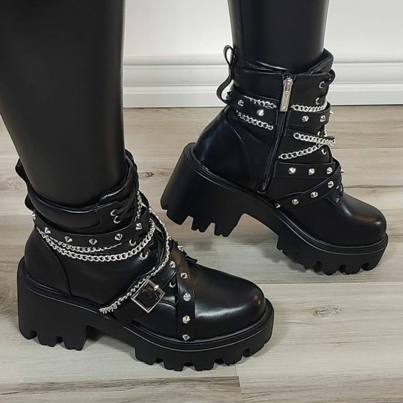 𝙇𝙖𝙨𝙩 𝙎𝙞𝙯 7 🖤Chain & Stud Buckle Lug Sole B - Picture 3 of 11